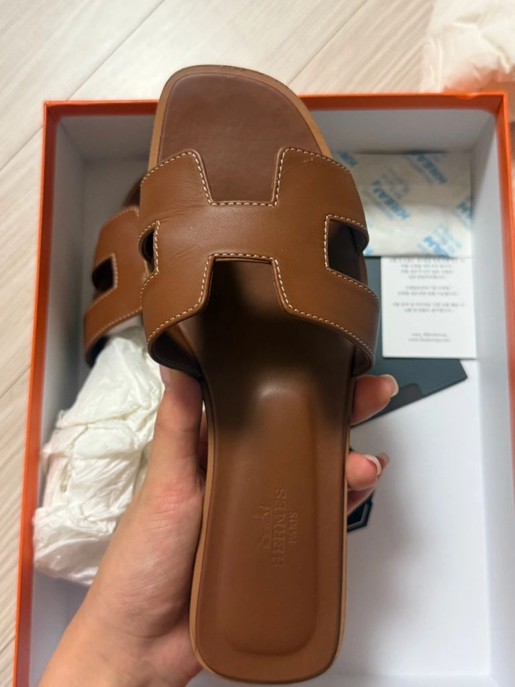 에르메스 오란 슬리퍼 판매합니다 이미지
