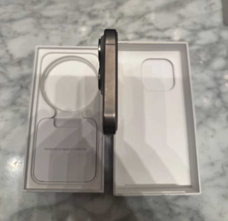 아이폰15프로 256GB 이미지