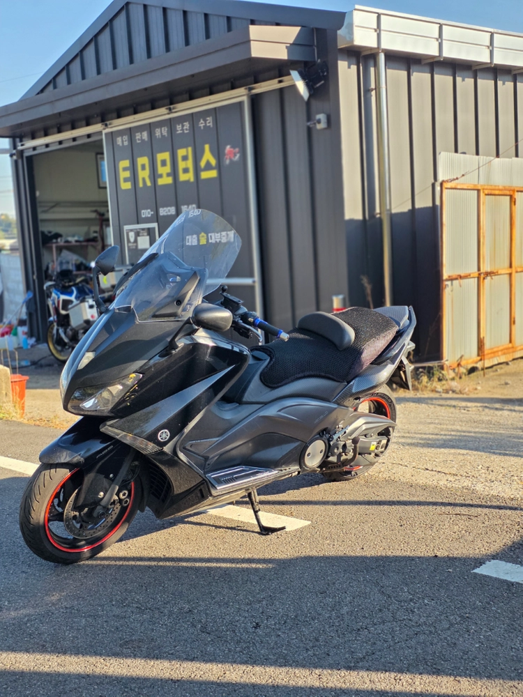 야마하 TMAX530 이미지