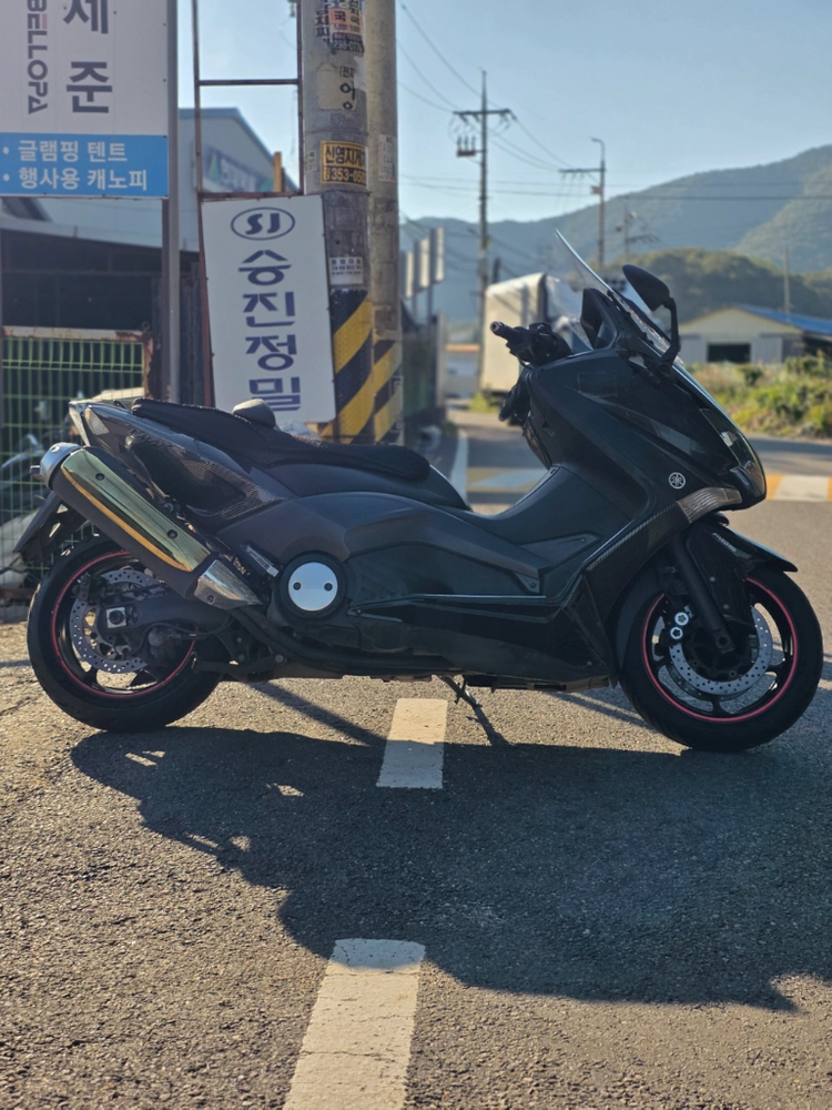 야마하 TMAX530 이미지
