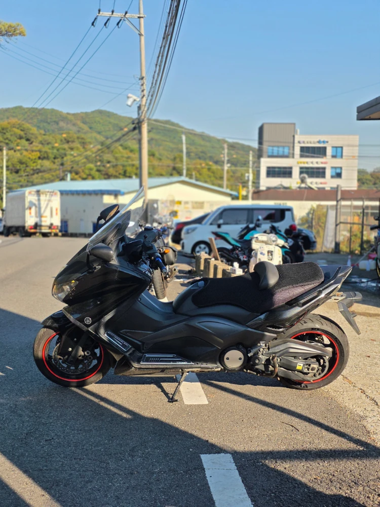 야마하 TMAX530 이미지