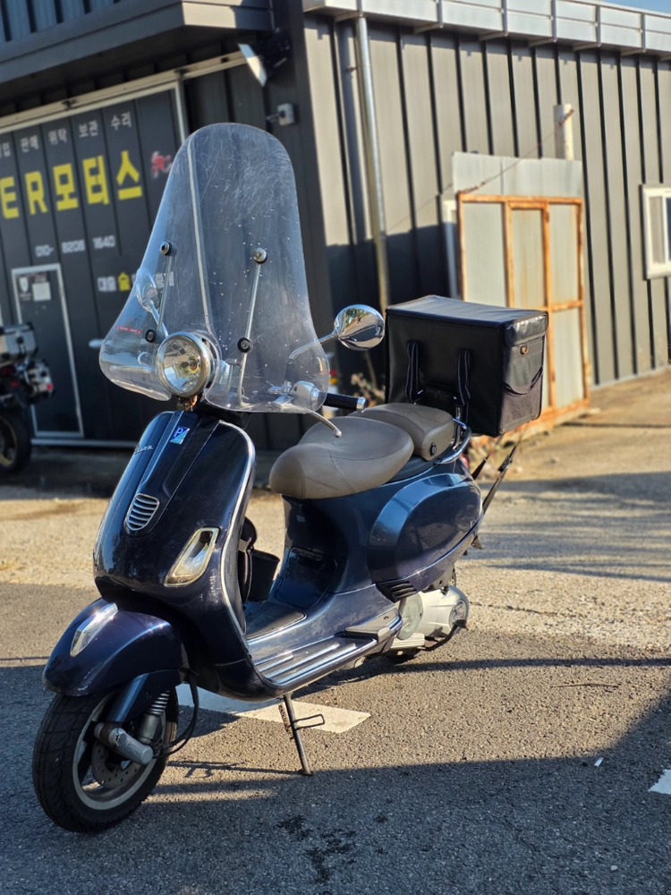 베스파 LX125 이미지