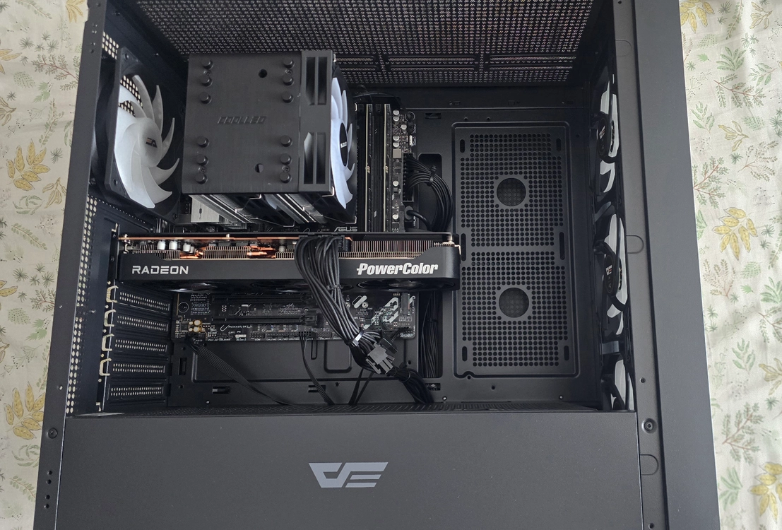 9800X3D RX9070XT 32GB 1TB 본체 판매합니다. 이미지