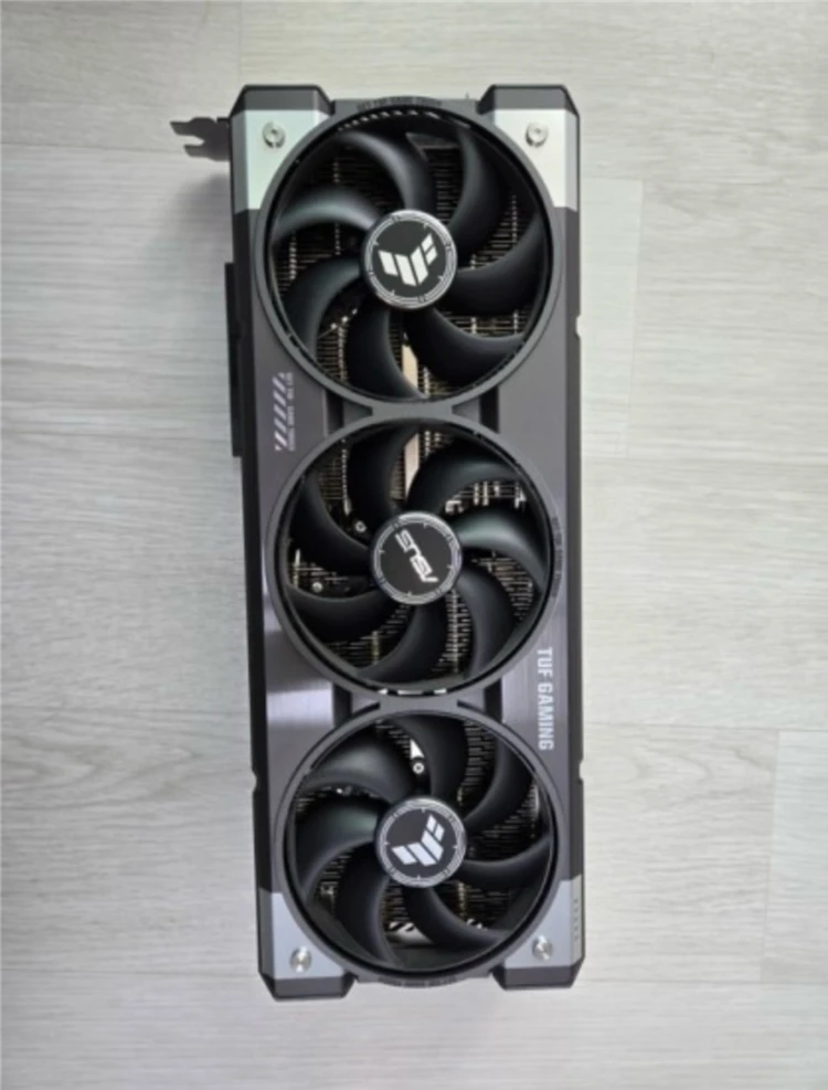 RTX 5090 그래픽카드 이미지