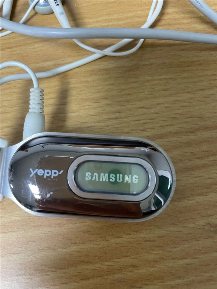 [Y2K 빈티지 레트로] 삼성 옙(YEPP) YP-F1 mp3 1gb 이미지