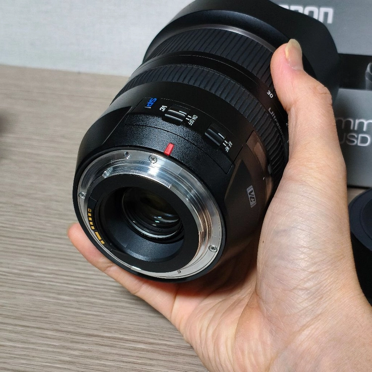 탐론 SP 15-30mm f2.8 렌즈. 캐논마운트 이미지