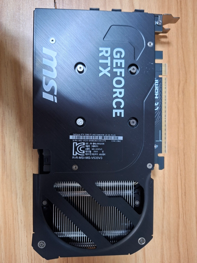 RTX 5060 Ti 그래픽카드 이미지