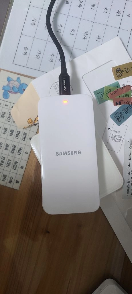 삼성 구형 휴대폰 충전거치대. 3개 일괄 이미지