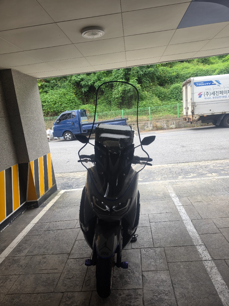 nmax125 23년식 파워그레이 이미지