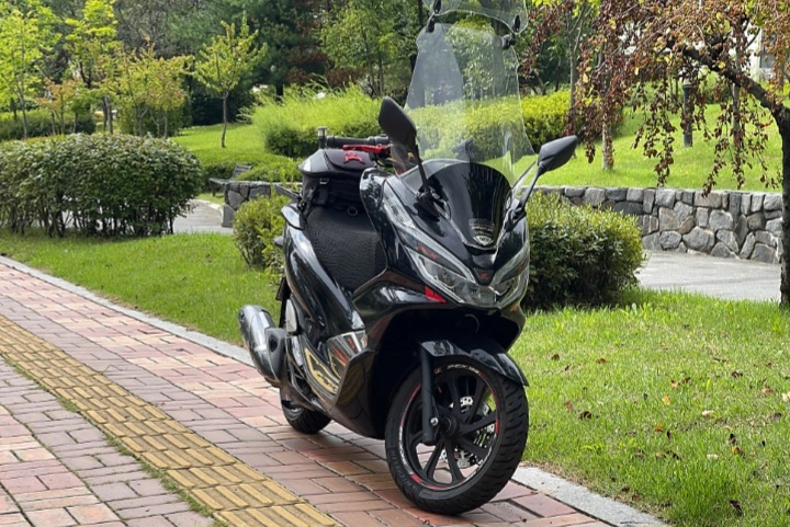 pcx nmax. Xmax 배달 이미지