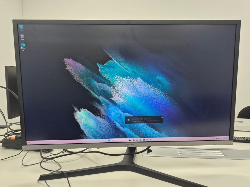 삼성 32인치 4K UHD U32H850 모니터 - 안심되는 중고거래