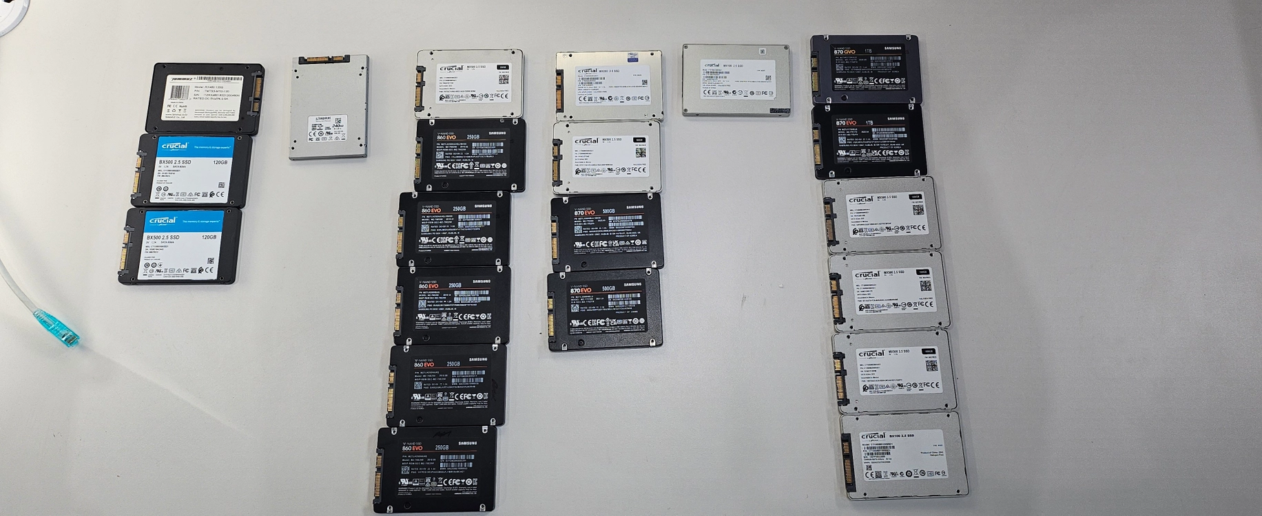 정품 2.5인치 SATA SSD 다량 처분 (120GB~1TB / 크리스탈인포 검증 완료) - 안심되는 중고거래