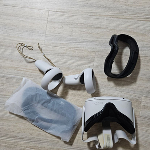 오큘러스 퀘스트2 팝니다 이미지