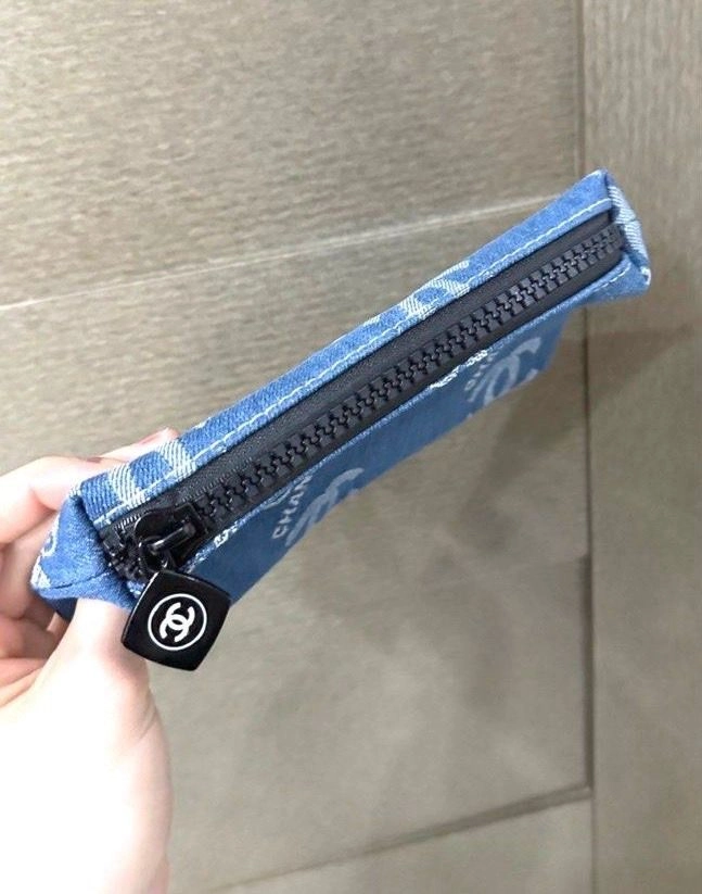 샤넬뷰티 데님 스퀘어 파우치 클러치 이미지