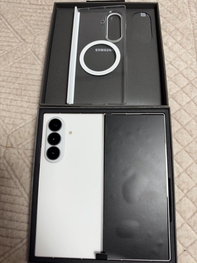 갤럭시 Z폴드8 울트라 크림색상 256GB 자급제 모델 판매합니다 이미지