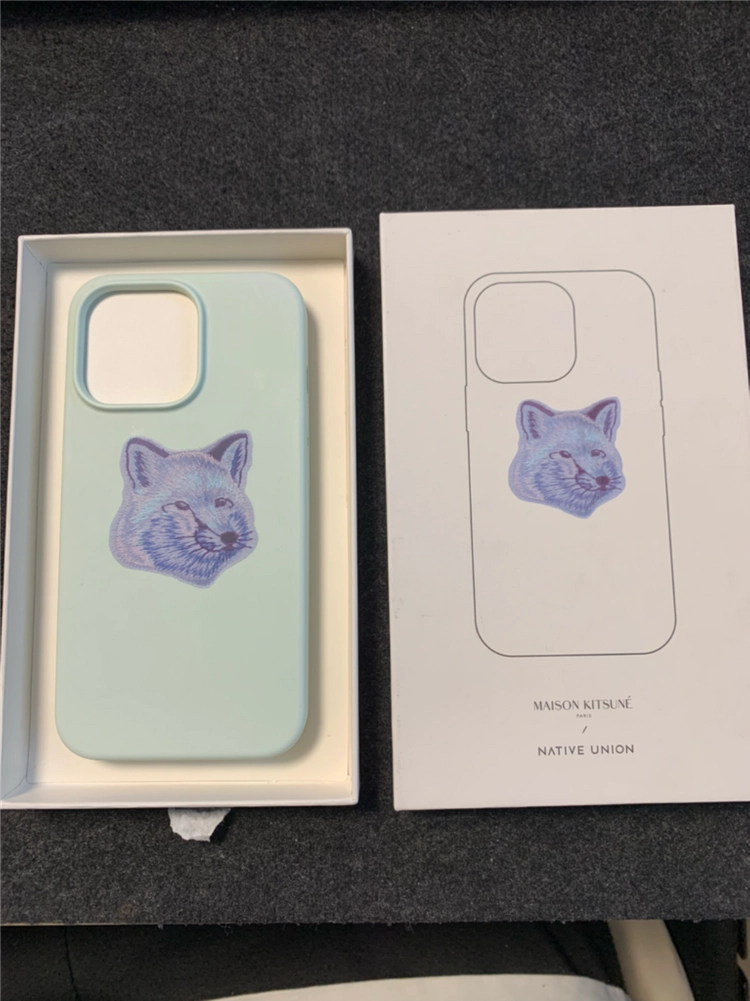아이폰 13pro 케이스 메종키츠네 콜라보 이미지