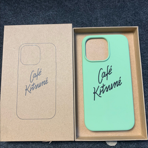 아이폰 13pro 케이스 cafe 메종키츠네 콜라보 이미지