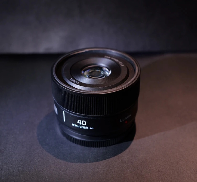파나소닉 루믹스 40mm F2 단렌즈 이미지