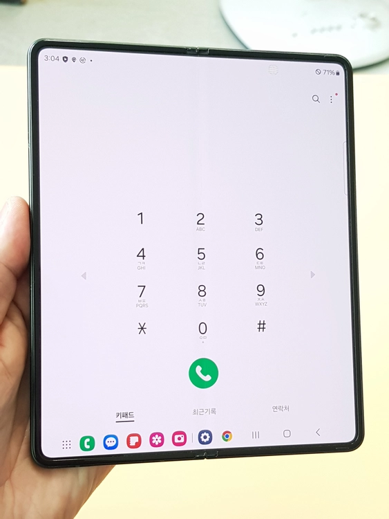 갤럭시 Z폴드3세대 256G 블랙(F926) 판매합니다 이미지