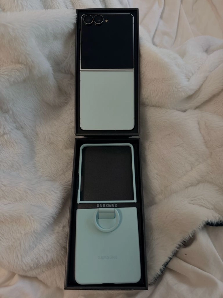 갤럭시 z플립7 민트색 512GB 풀박스 이미지