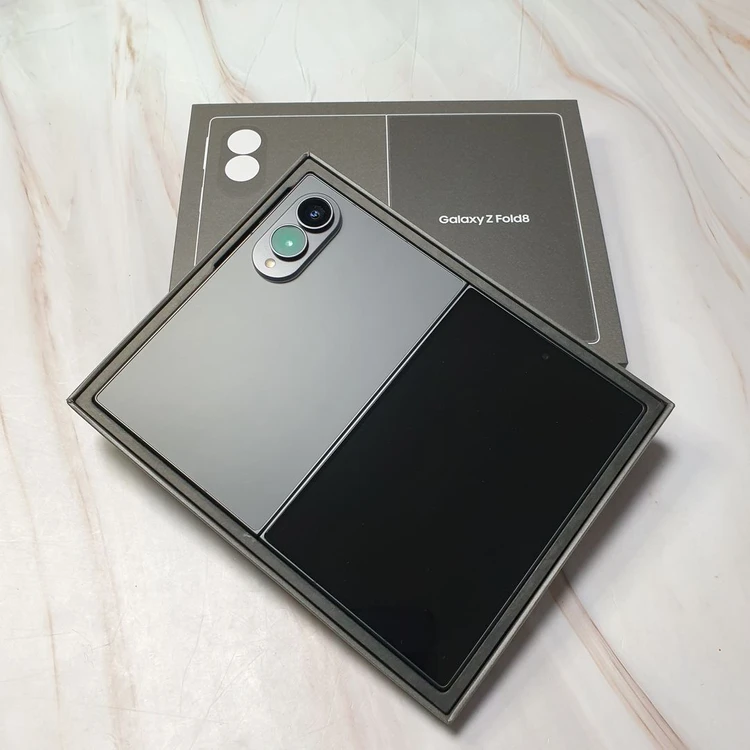 LG 갤럭시 Z폴드8 와이드 그라파이트 256G A급 풀박스 판매 이미지