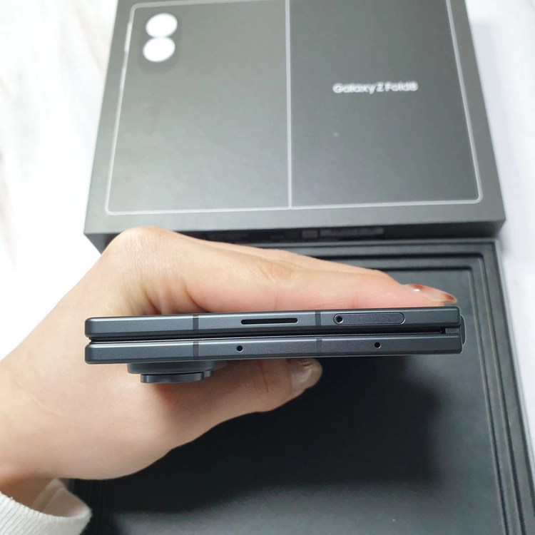 LG 갤럭시 Z폴드8 와이드 그라파이트 256G A급 풀박스 판매 이미지