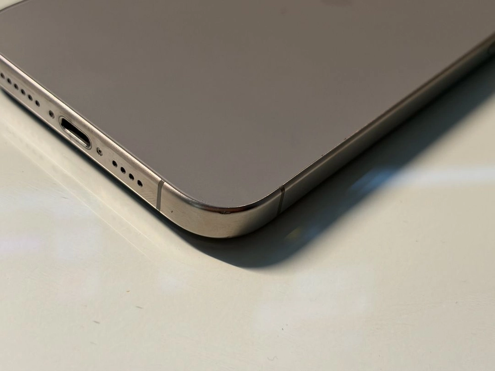 아이폰 15 프로 맥스 256GB 그레이 미국판 모델 판매합니다. 이미지