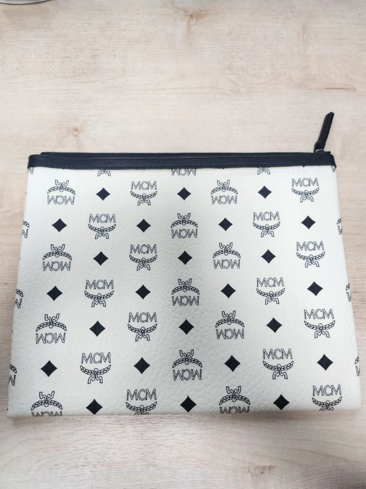 [한정판] MCM x 보그 코리아 콜라보 키스마크 비세토스 클러치백 이미지