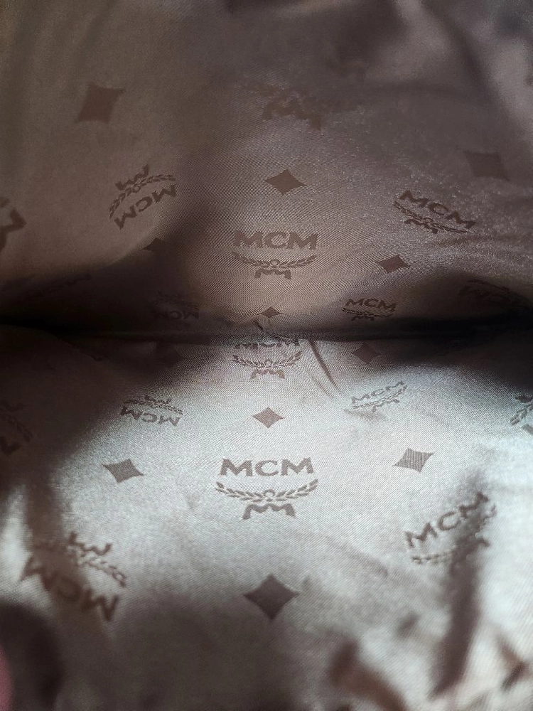 [한정판] MCM x 보그 코리아 콜라보 키스마크 비세토스 클러치백 이미지
