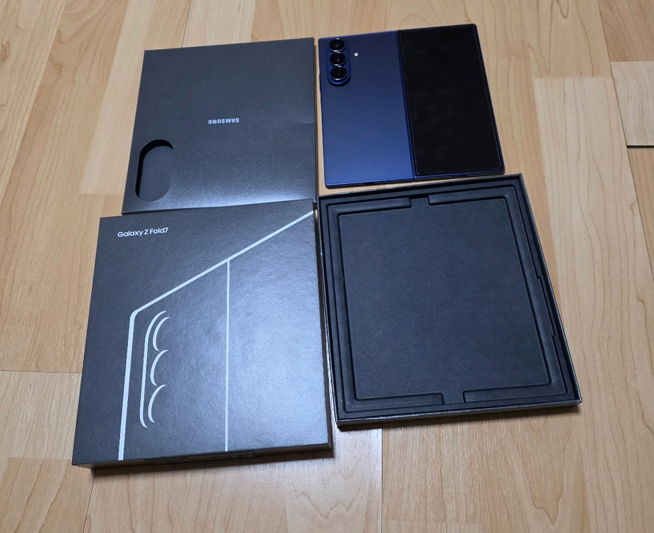 갤럭시 폴드7 자급제 512GB 블루쉐도우 팔아요 이미지