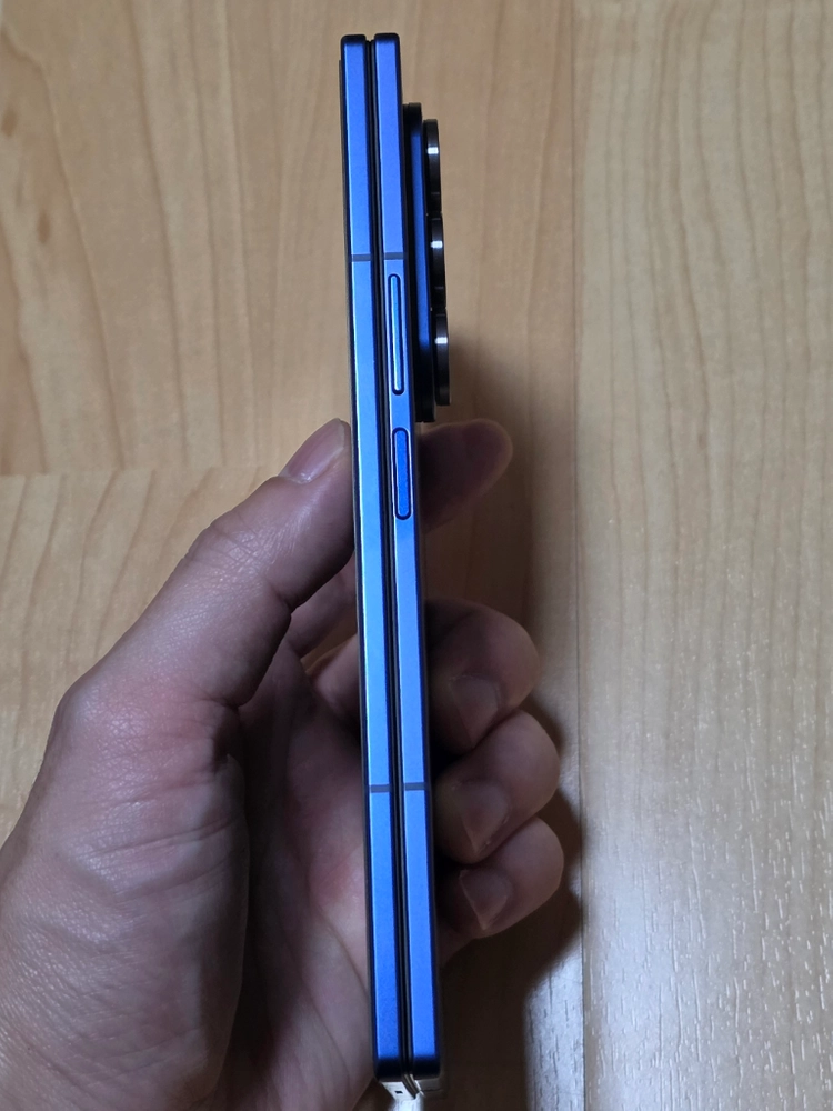 갤럭시 폴드7 자급제 512GB 블루쉐도우 팔아요 이미지