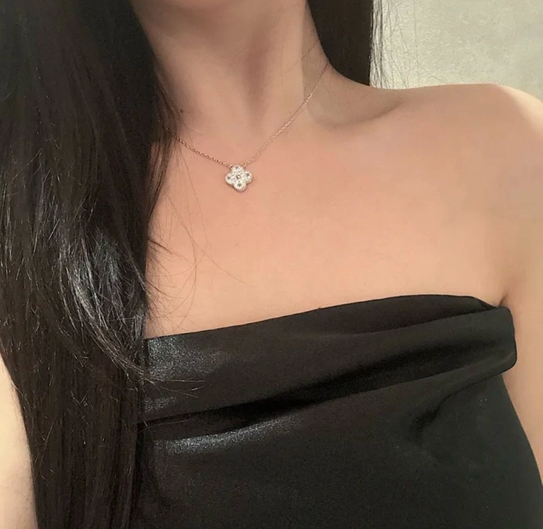 다이아 알함브라 목걸이 새상품 이미지