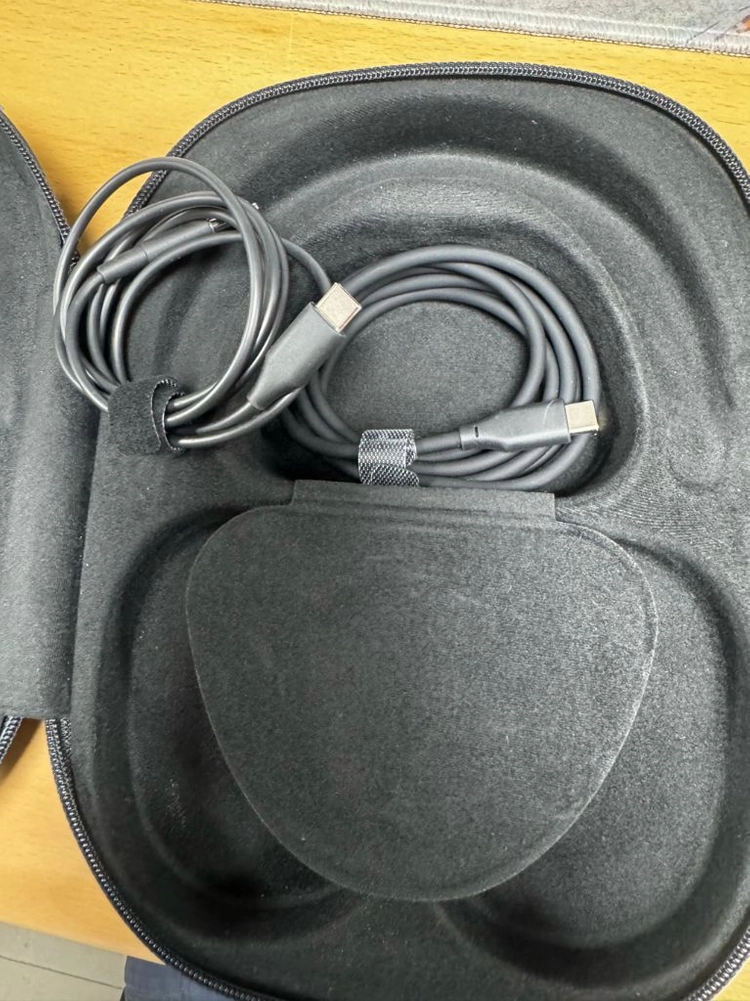 바워스앤윌킨스(Bowers & Wilkins) PX8 S2 헤드셋 판매합니다. 이미지