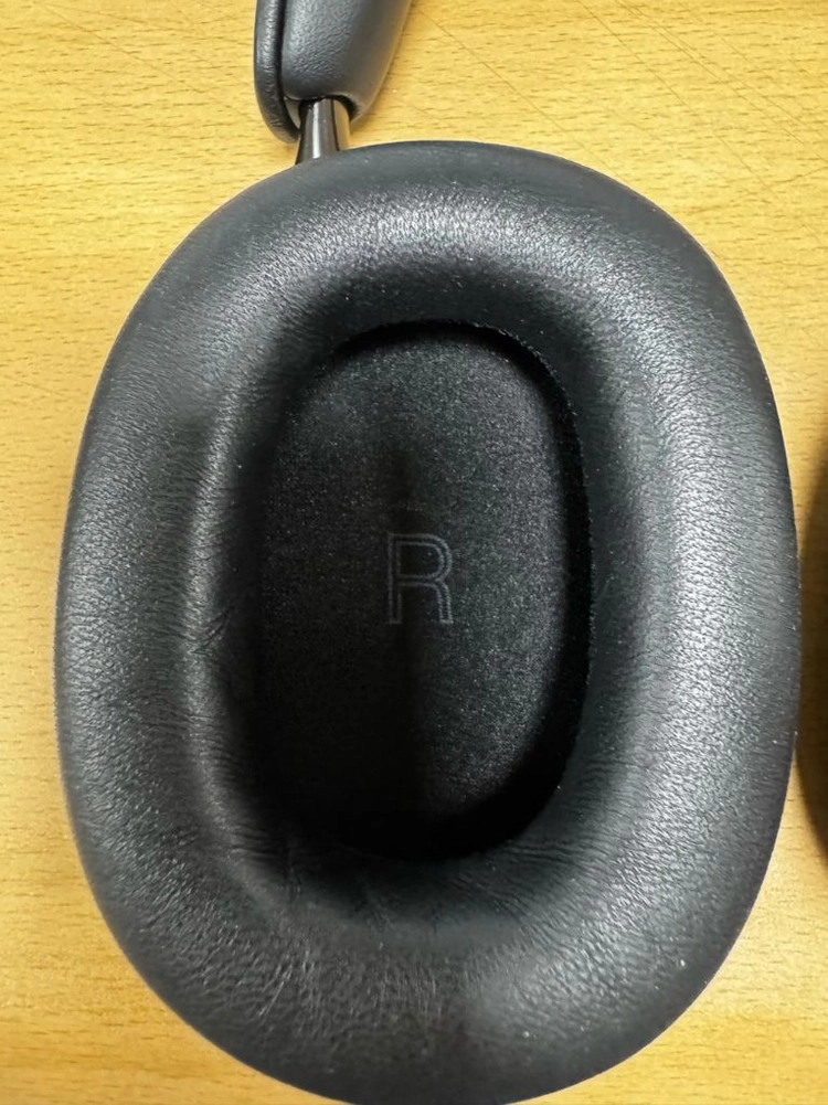 바워스앤윌킨스(Bowers & Wilkins) PX8 S2 헤드셋 판매합니다. 이미지