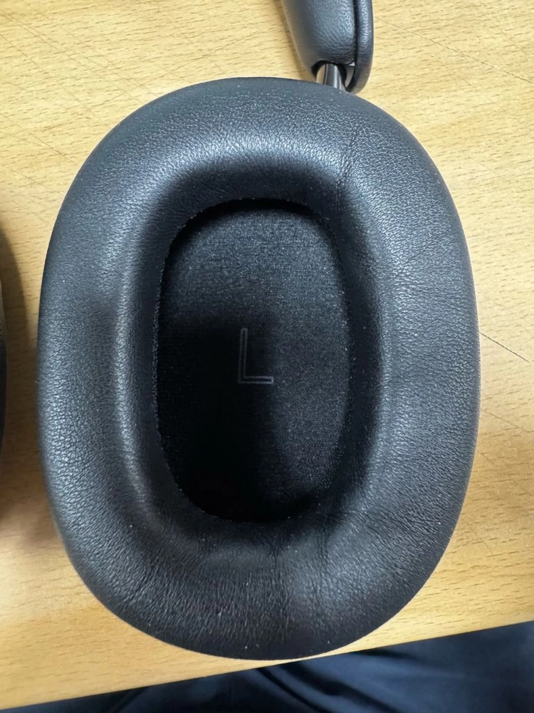 바워스앤윌킨스(Bowers & Wilkins) PX8 S2 헤드셋 판매합니다. 이미지