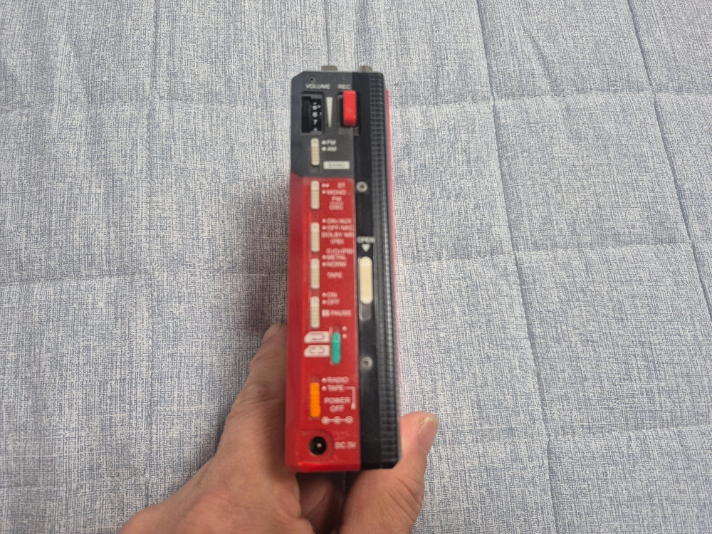 AIWA HS-J7 RED색상 작동품 판매합니다. 이미지