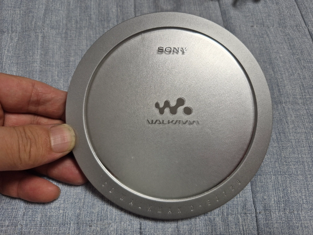 SONY D-EJ720 CHROME색상 정상작동품 판매합니다. 이미지