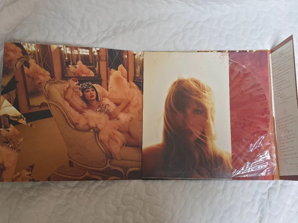 [급처] 테일러 스위프트 11집 The Life of A Showgirl 한정반 LP 이미지