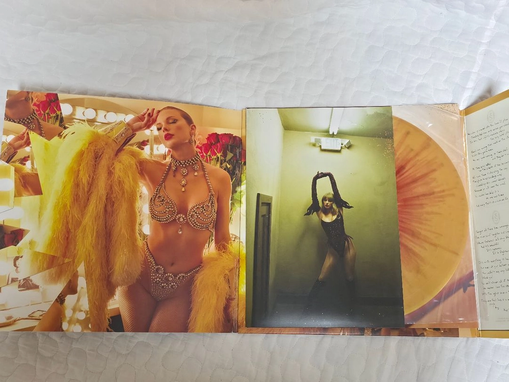 [급처] 테일러 스위프트 11집 The Life of A Showgirl 한정반 LP 이미지