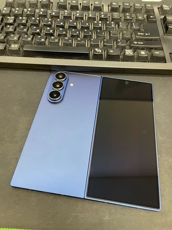 갤럭시Z폴드7 블루 256GB 무잔상 상태좋은 중고119만5천팝니다 이미지