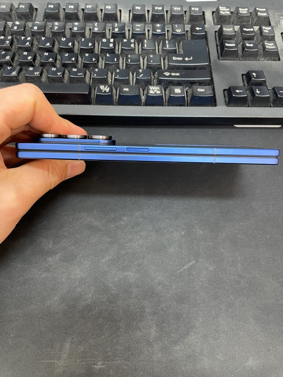 갤럭시Z폴드7 블루 256GB 무잔상 상태좋은 중고119만5천팝니다 이미지
