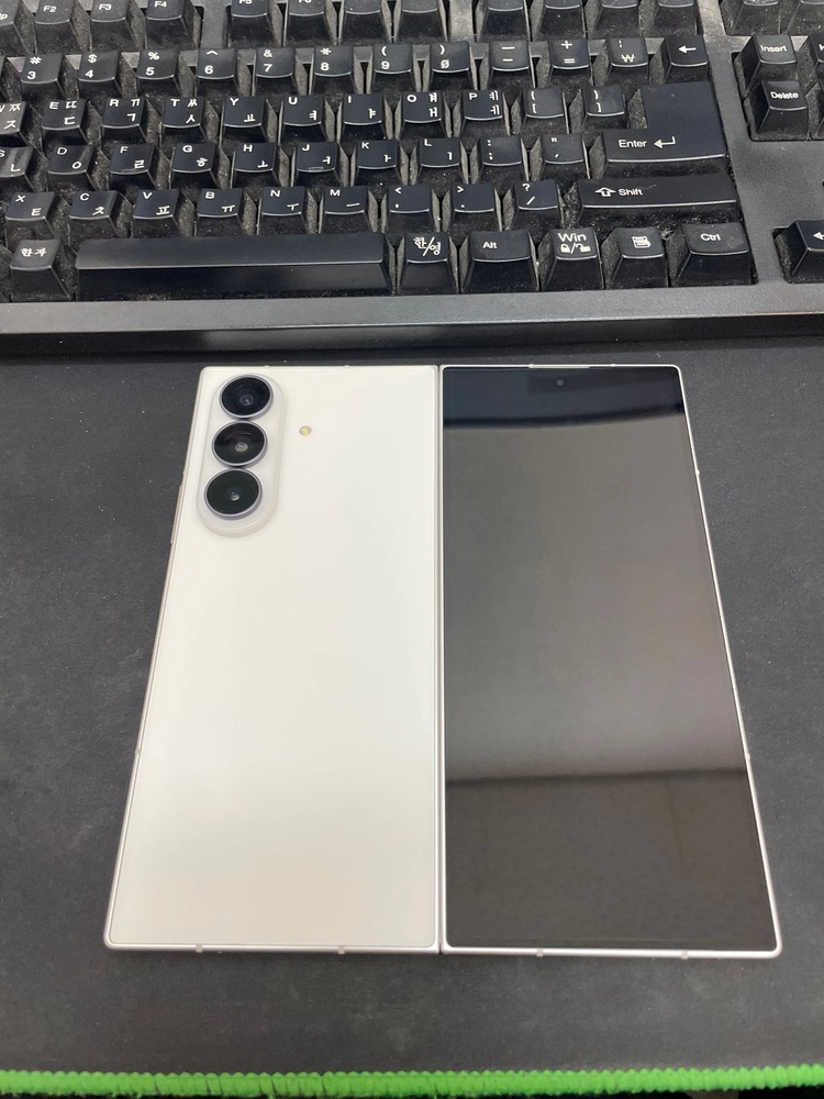 갤럭시Z폴드8울트라 크림 256GB 무잔상 상태좋은 중고191만4천팝니다 이미지