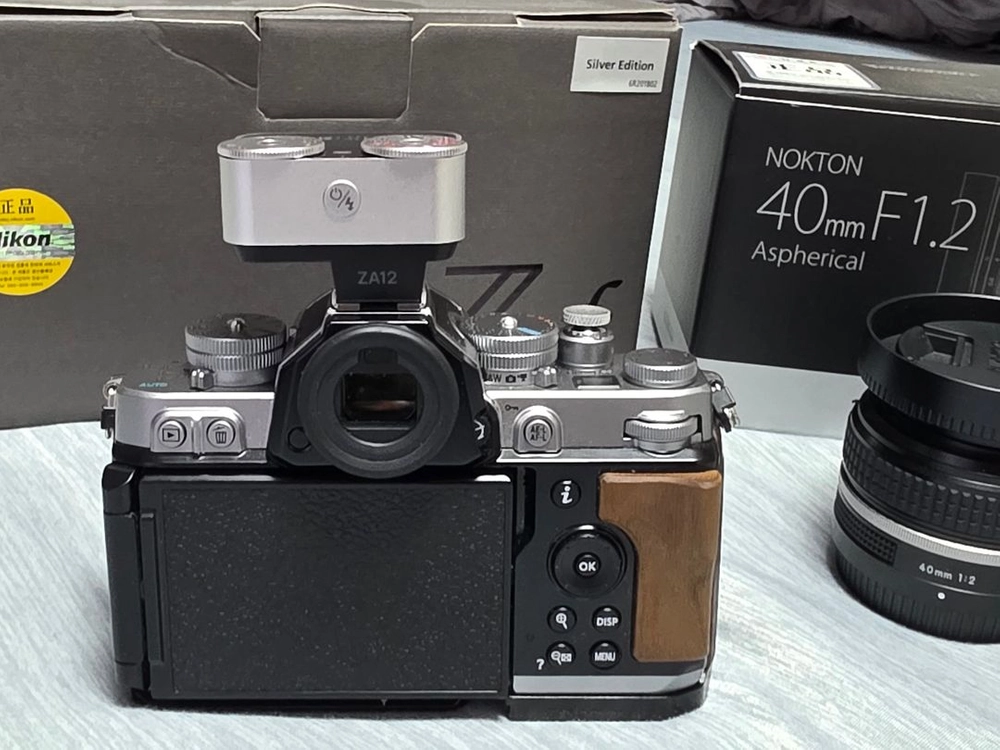 니콘 zf 실버 40mm 렌즈킷 + 녹턴 40mm f1.2 +플래시 일괄판매(개별) 이미지