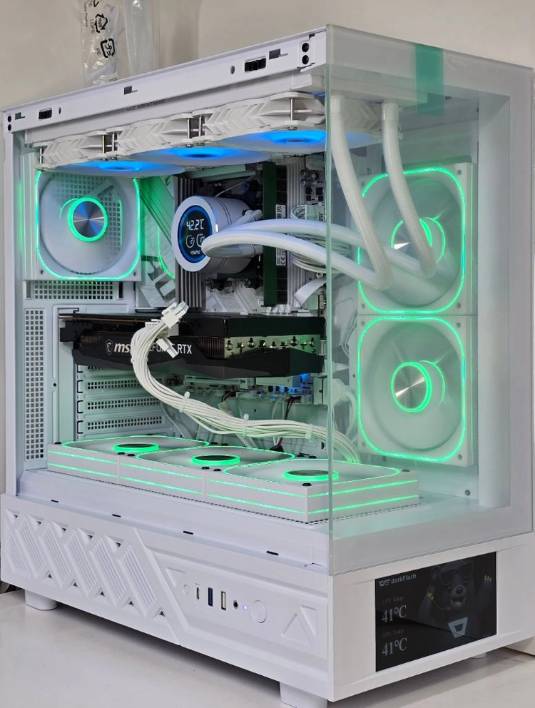 (9850X3D 새제품 수랭 화이트 반본체)9800X3D, 32GB,수랭,1000W GOLD, 방송게이밍컴퓨터본체 이미지