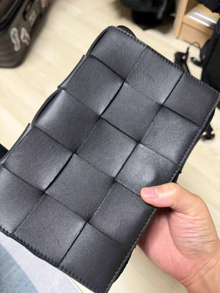 보테가베네타 카스트백 무광 이미지