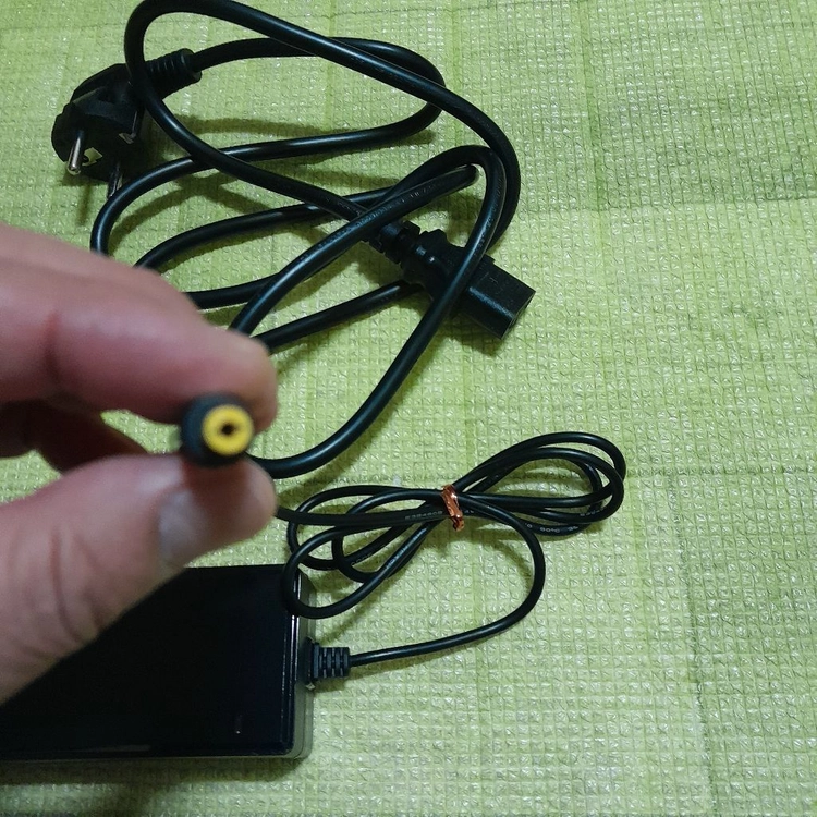 19V 65W 3.42A 노트북 어댑터(새상품) 9900원 이미지