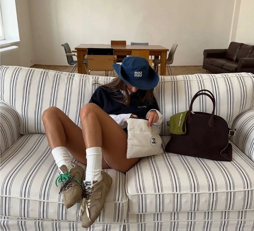 샤넬뷰티 패딩파우치 아이보리 이미지