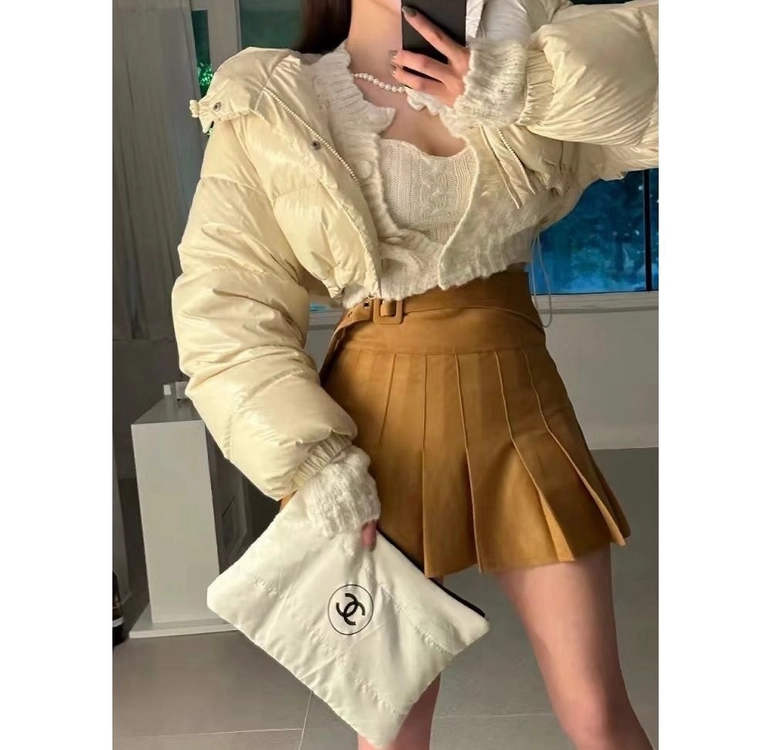 샤넬뷰티 패딩파우치 아이보리 이미지