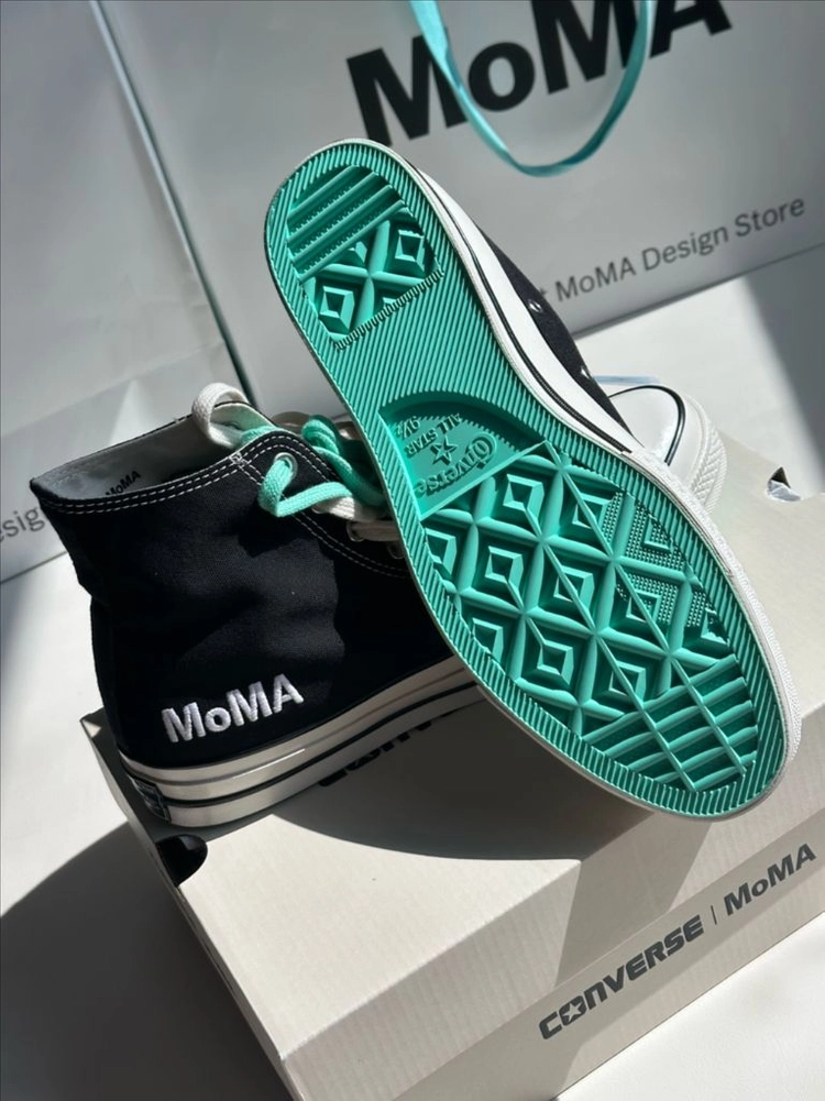 모마 MoMA X 컨버스 콜라보 이미지