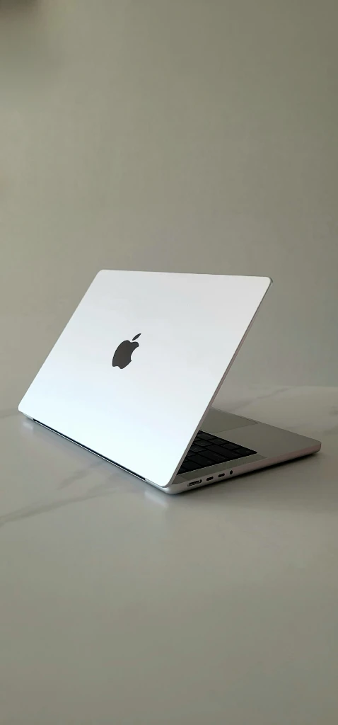 [액정만 불량 48사이클 S급] A2442 맥북 M1프로 16GB 512GB (썬더볼트 도킹포함) 이미지
